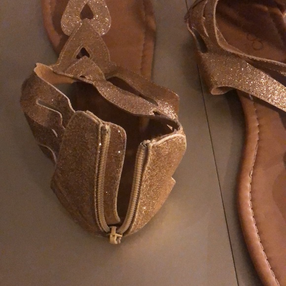 Sandals - Picture 3 of 4